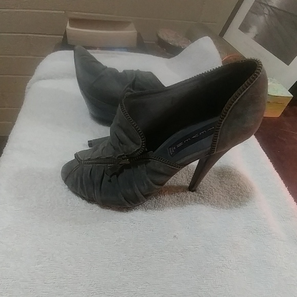 Steven by Steve Madden grey heels - Picture 2 of 3